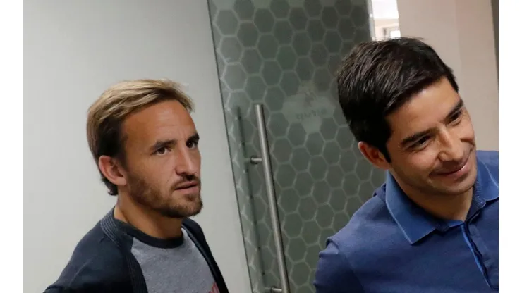El ex capitán de la UC habló sobre la continuidad del lateral en el equipo