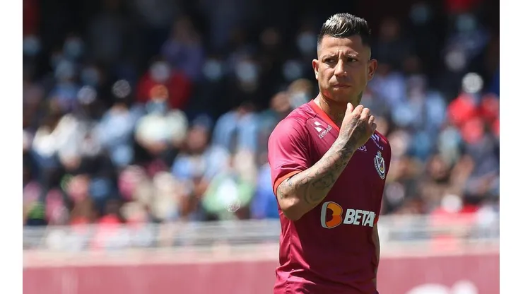 Leonardo Valencia manifestó sus preferencias en Redes Sociales.