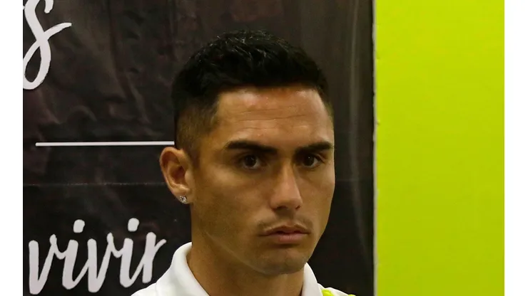 El atacante se refirió a la situación que se está viviendo por el partido de la Promoción