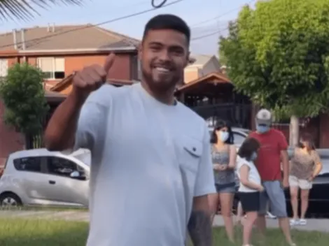 Díaz sorprende a niños con regalos como viejo pascuero en Santa Cruz