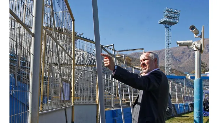 El presidente de Cruzados habló sobre la situación de la remodelación de San Carlos de Apoquindo
