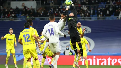 Cádiz con Alarcón en cancha iguala con el Real Madrid en el Bernabéu.