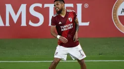 El chileno se mostró sólido en la defensa, donde jugó todo el partido