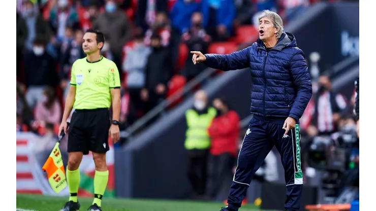 Pellegrini reclama decisiones arbitrales en derrota del Betis.