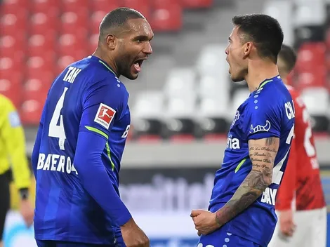 Charles Aránguiz anota su primer gol de la temporada en la derrota del Leverkusen