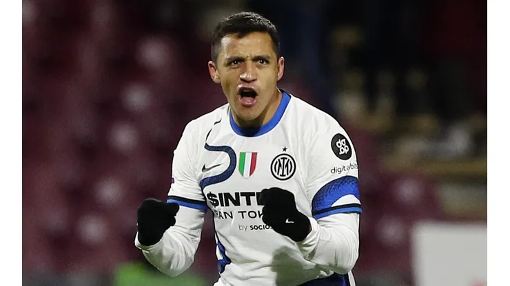 Sánchez repite titularidad y se viste de goleador en triunfo del Inter.