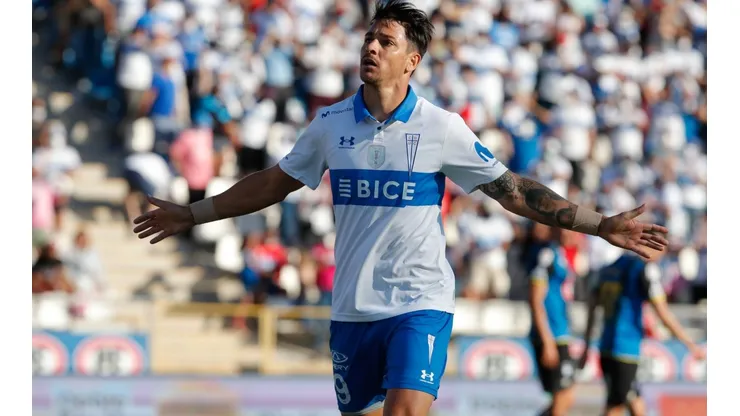 Fernando Zampedri podría partir de Universidad Católica