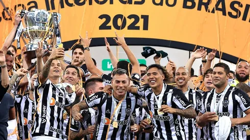 Edu Vargas gritó campeón nuevamente en Brasil.