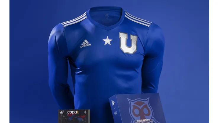 El modelo de la camiseta de la U