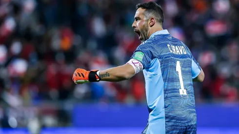 Claudio Bravo tuvo palabras para la "nueva" Roja que enfrentó a El Salvador.