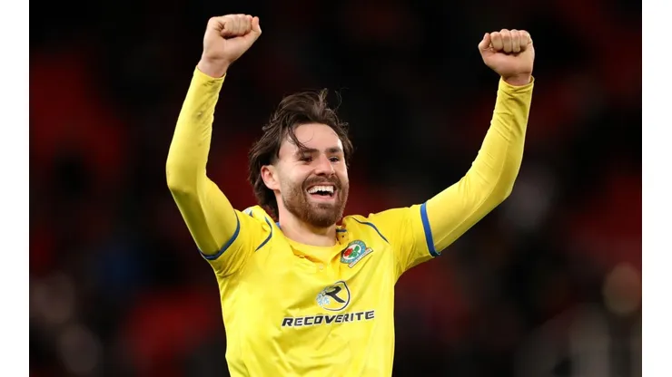Brighton prepara jugosa oferta para fichar a Ben Brereton.
