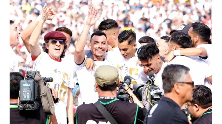 Gustavo Quinteros descartó un posible regreso de Esteban Paredes