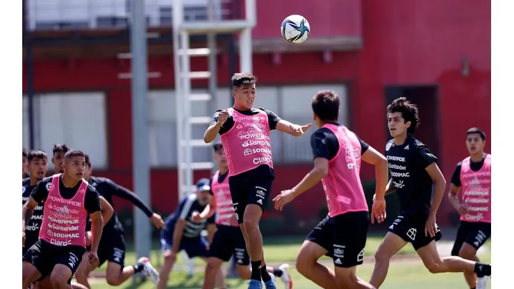 Chile vivirá su primer partido amistoso ante los charrúas.