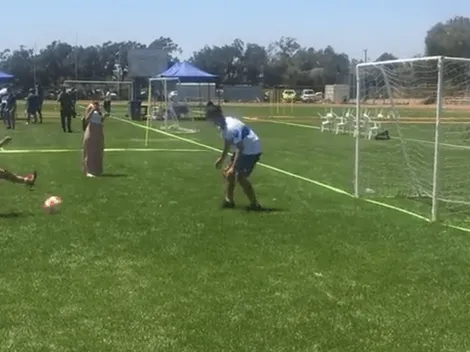 Jugadores de la UC comparten con niños y niñas tras el tetracampeonato