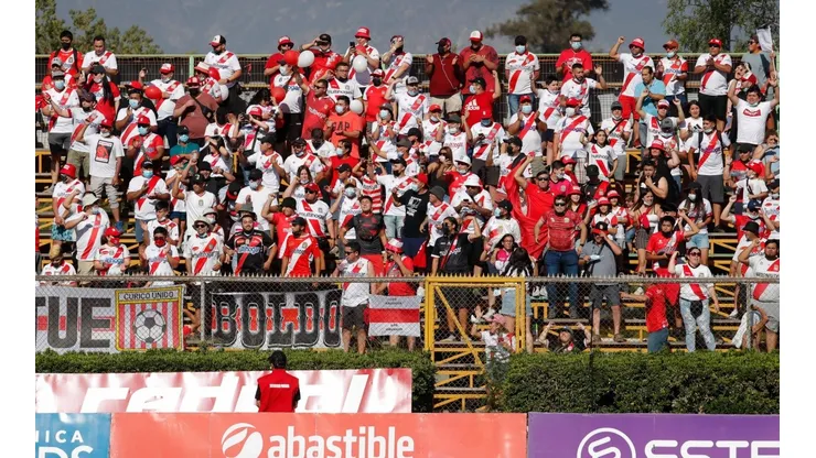 Curicó emite graves denuncias a hinchas de la U.