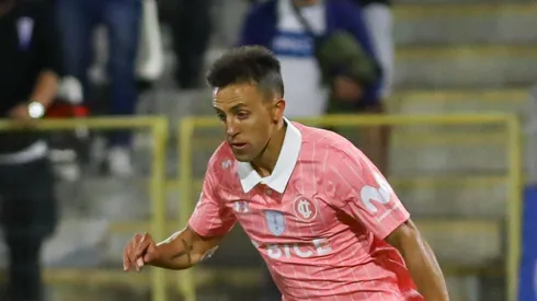 El volante llegó este lunes al palacio presidencial donde se le entregó su carta de nacionalización