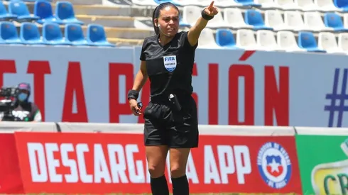 María Belén Carvajal hará historia y será la primera mujer en dirigir un partido de primera división en Chile.