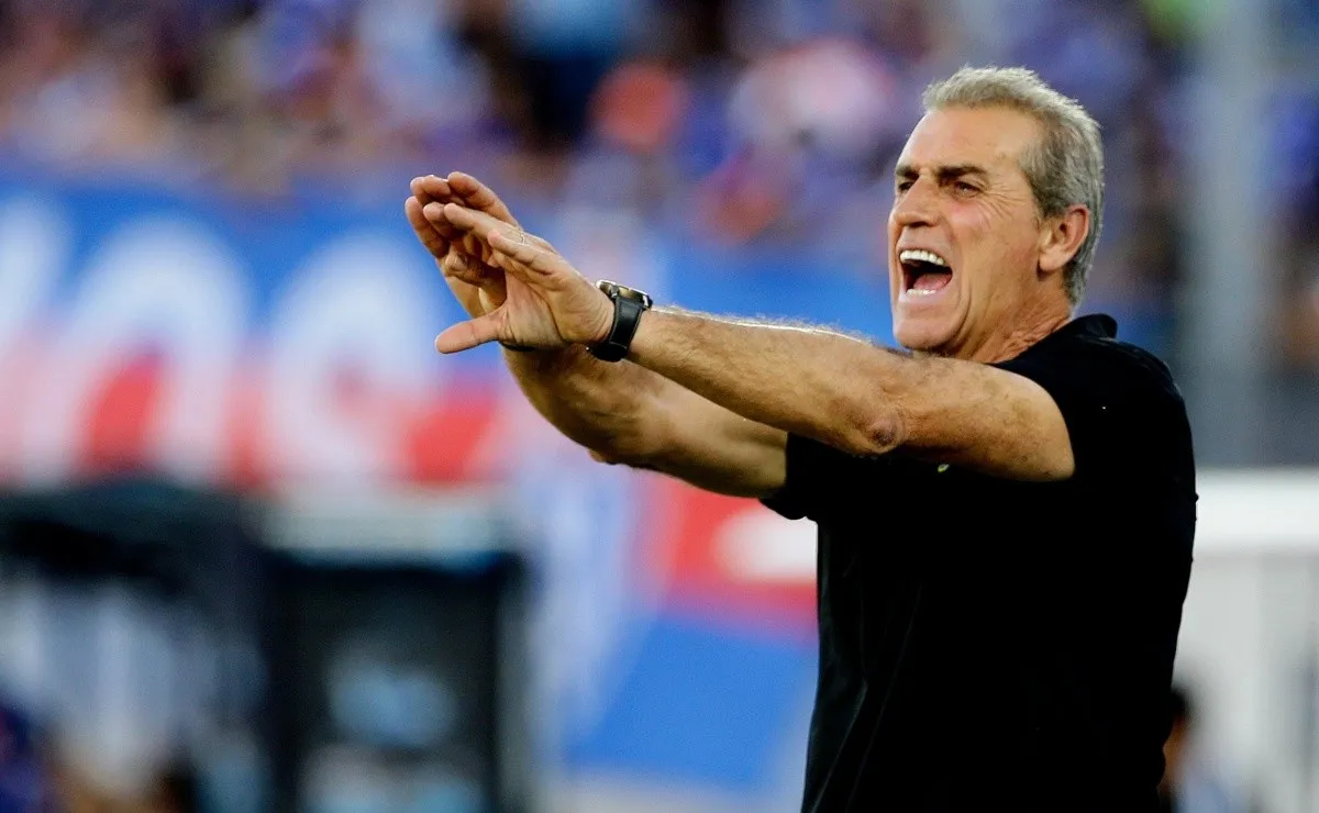 El actual comentarista lleva años sin dirigir en el fútbol chileno (Foto: Photosport)