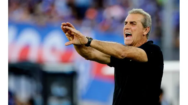 El actual comentarista lleva años sin dirigir en el fútbol chileno (Foto: Photosport)
