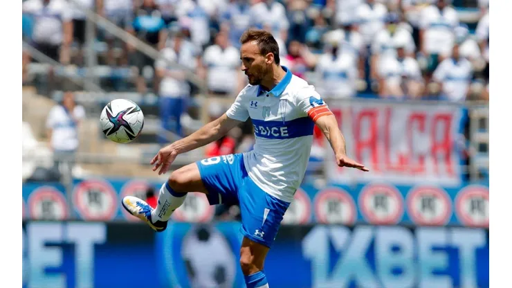 El capitán de la UC comentó sobre las declaraciones que han realizado desde Everton