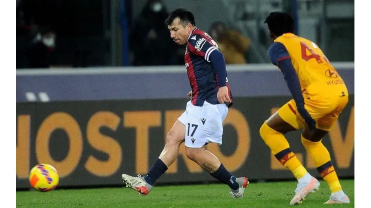 Gary Medel destacó en victoria del Bologna sobre la Roma.
