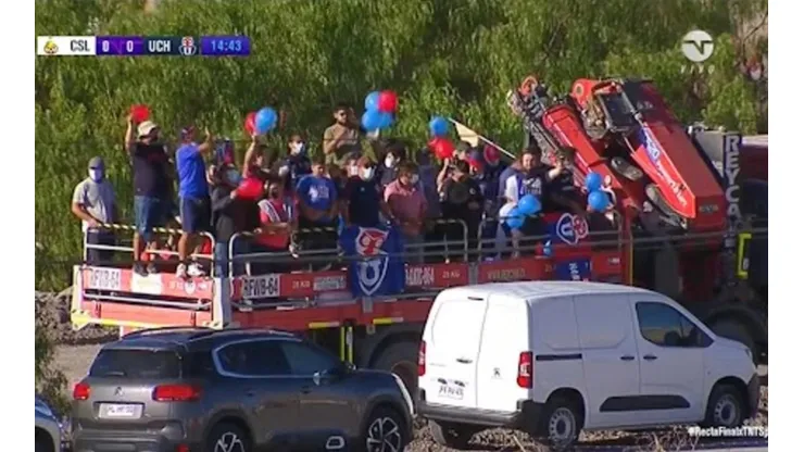 Los jugadores del Romántico Viajero fueron recibidos con cánticos y globos.