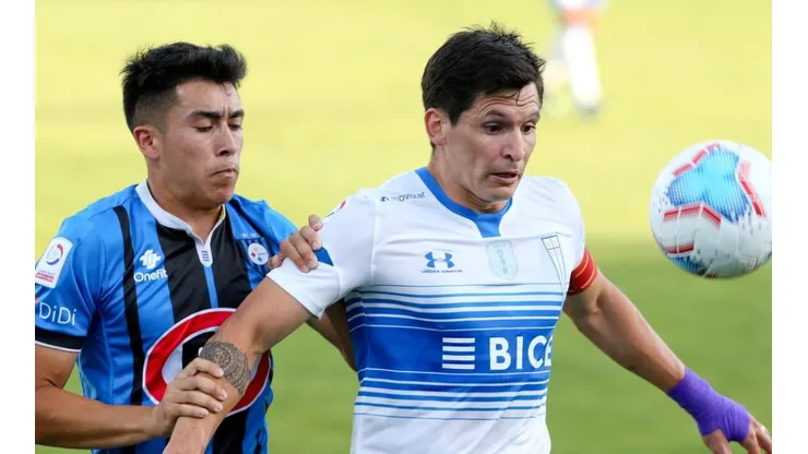 Universidad Católica recibe a Huachipato con los ojos puestos en el tetracampeonato.