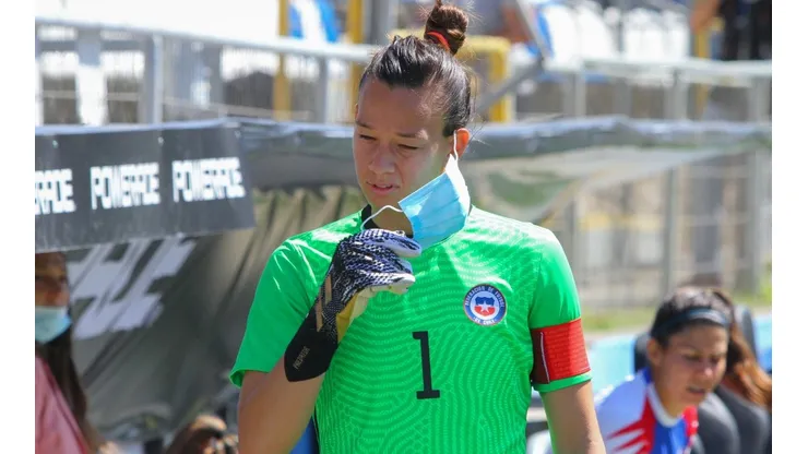 Christiane Endler recibe el premio a la mejor arquera del mundo
