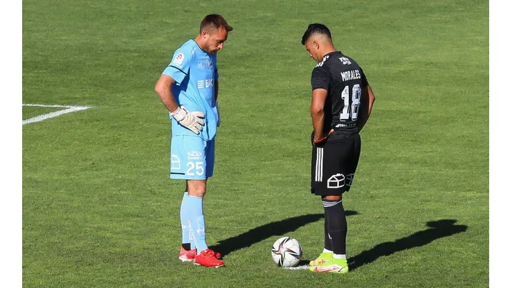 Colo Colo y Universidad Católica pelean el título del Campeonato Nacional, y este domingo siguen disputando punto a punto.