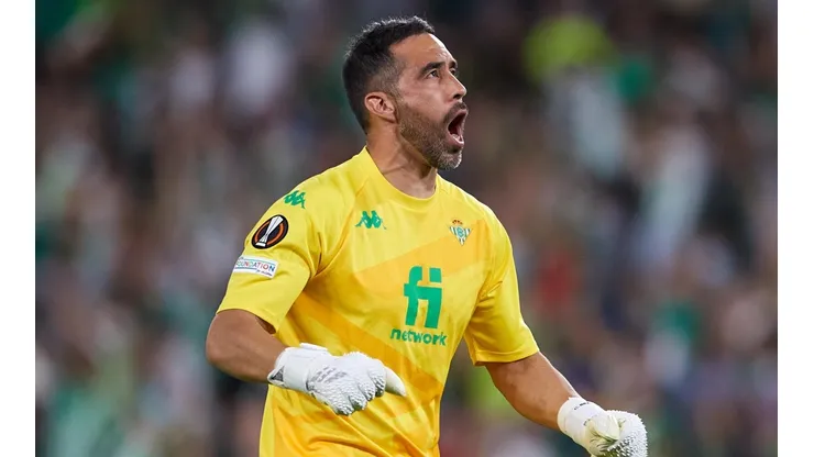 En Colo Colo se refieren a posible retorno de Claudio Bravo