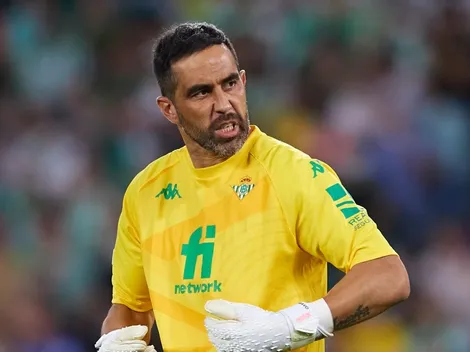 Bravo sale reemplazado en duelo del Betis y enciende alarmas