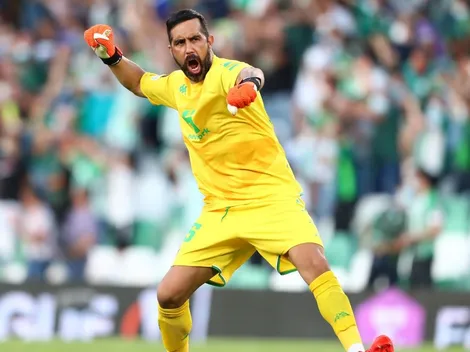 Betis analiza extender el contrato de Claudio Bravo