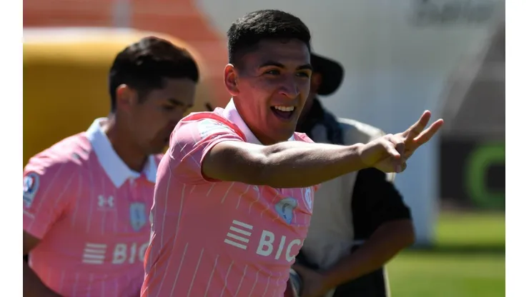 La UC le pone piso a los clubes para conversar por Marcelino Núñez.