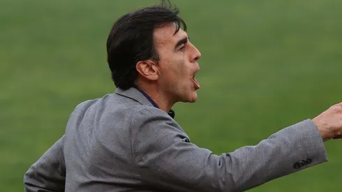 Hincha de Colo Colo elige a Gustavo Quinteros como candidato presidencial.