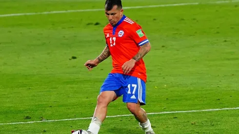 Gary Medel vio dificultoso el partido tras la expulsión de Vidal.