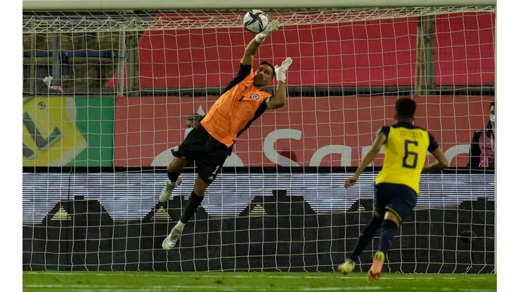 Bravo no pierde la fe de pelear un cupo con Chile para el Mundial.
