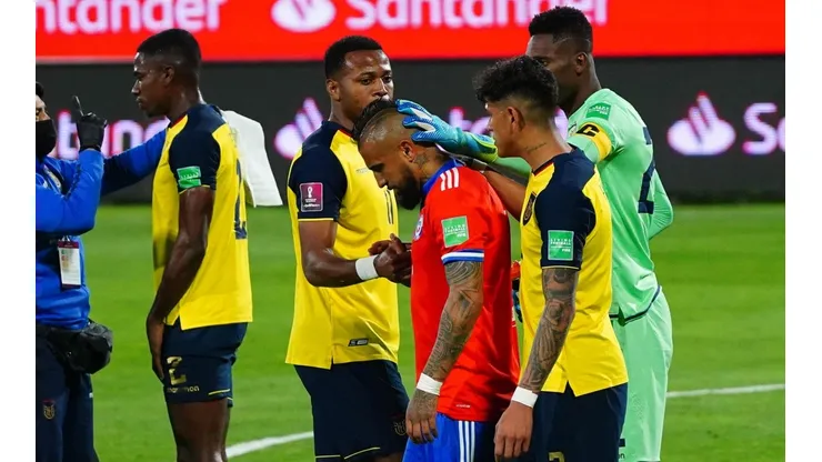 Vidal expulsado en Chile y se pierde el partido con Argentina.