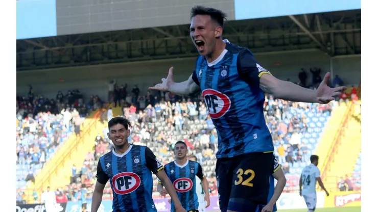 Huachipato derrota a Wanderers y le mete presión a la U.