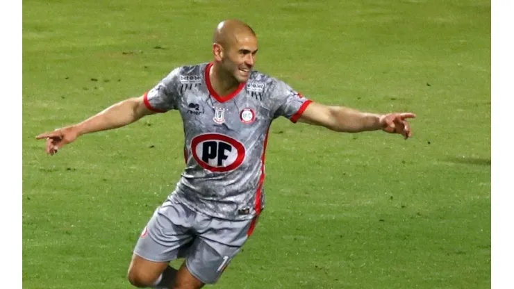 Sebastián Sáez se matriculó con un doblete en el triunfo de Unión La Calera ante Everton
