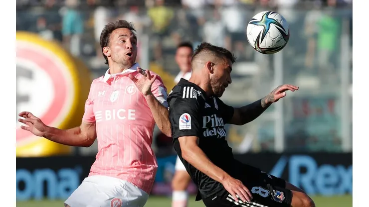 Colo Colo y UC pelean palmo a palmo el título del Campeonato Nacional