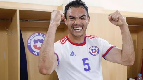 Suazo tuvo su tan ansiado debut por los puntos con la Roja