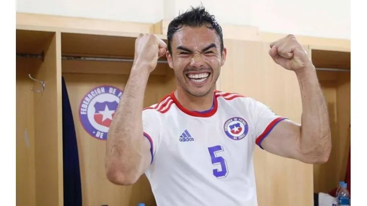 Suazo tuvo su tan ansiado debut por los puntos con la Roja