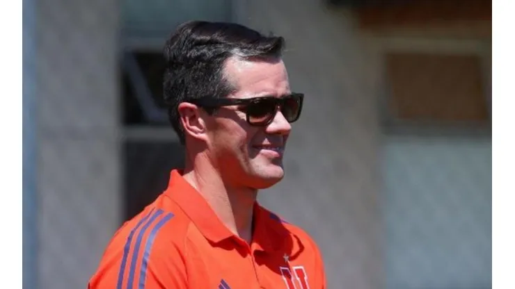 Michael Clark habló con el plantel de la U y respaldó al equipo junto a Romero.