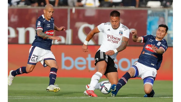 Tabla: Colo Colo vence a Melipilla y mantiene su ventaja en el liderato.