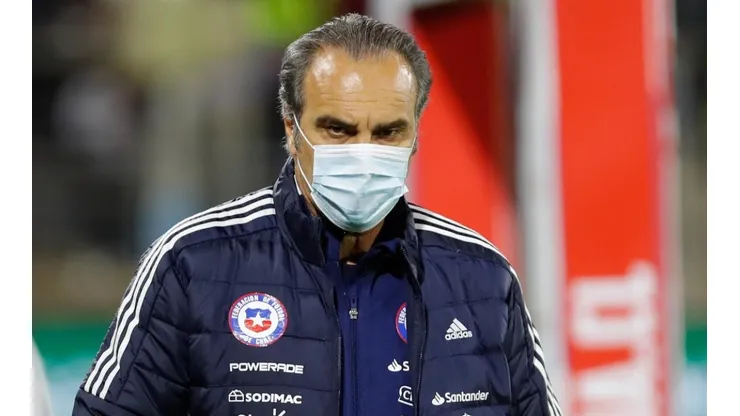 Martín Lasarte está al tanto de lo que se juega Chile este jueves en Paraguay.