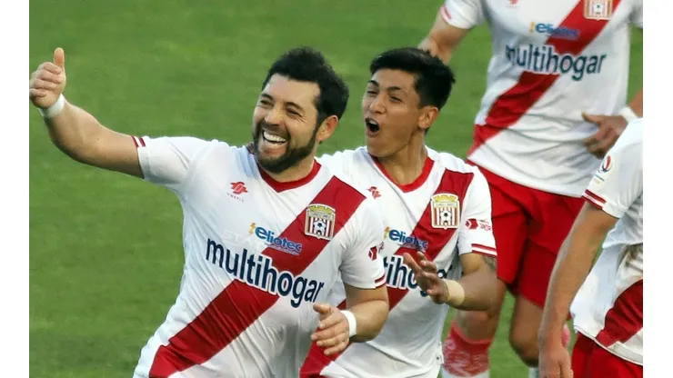 Los curicanos alcanzaron los 34 puntos y escapan del peligro por diferencia de gol