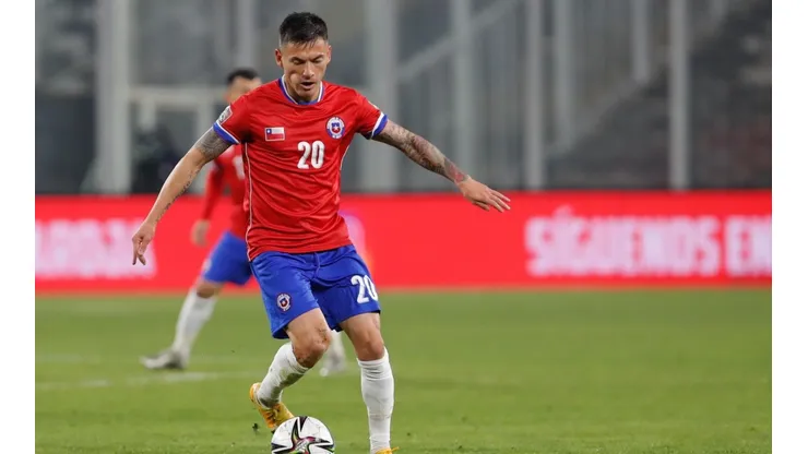 Charles Aránguiz es liberado de la nómina de La Roja.