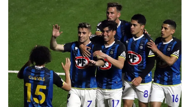 Huachipato consigue valioso triunfo sobre La Calera.