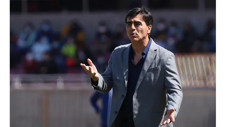 Gustavo Quinteros cauteloso con la burbuja sanitaria en Colo Colo.