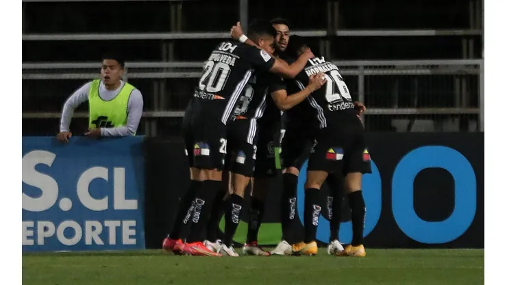 O’Higgins derrota a Curicó para dejar atrás la lucha por el descenso.